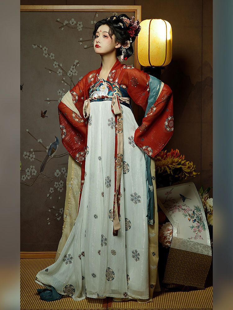 Tang-Style Hanfu Dress for Women – Liujin Yeyan Chest-High Ruqun Set