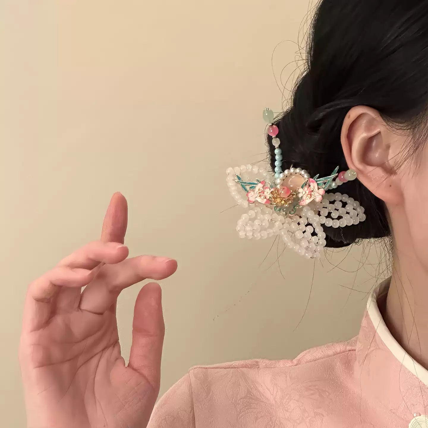 Butterfly Tassel U-Shaped Hair Pin – Traditional Inspired Chinese Hair Accessory