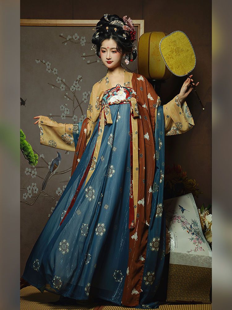 Tang-Style Hanfu Dress for Women – Liujin Yeyan Chest-High Ruqun Set
